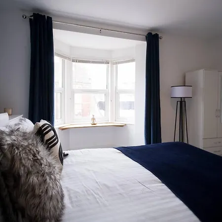 Lena St 3 Bedroom House Sleep 6- Long Contractors-free Parking * בריסטול